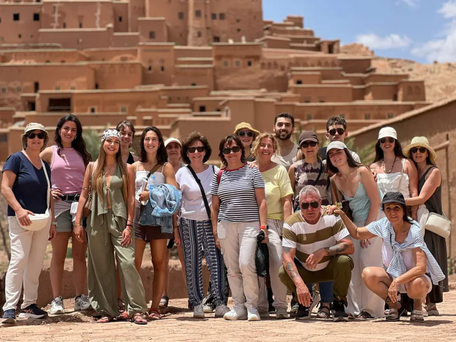 Grupo de viajeros durante una etapa de la ruta por Marruecos